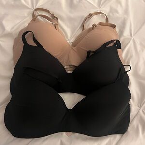 Victoria Secret Wireless T-Shirt Bra Bundle